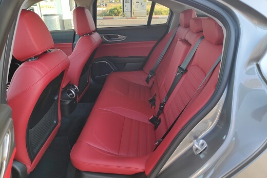 אלפא רומיאו גוליה Veloce